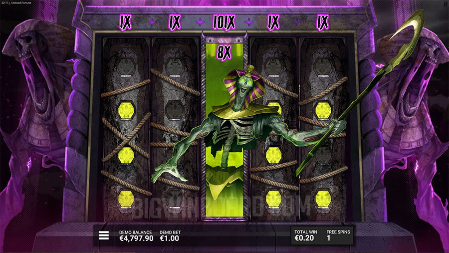 Hack Undead Fortune Screenshot